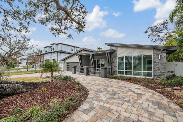 4909 W DRYAD STREET, Tampa, FL 33629