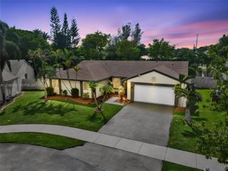 1361 White Stone Way, Davie, FL 33325