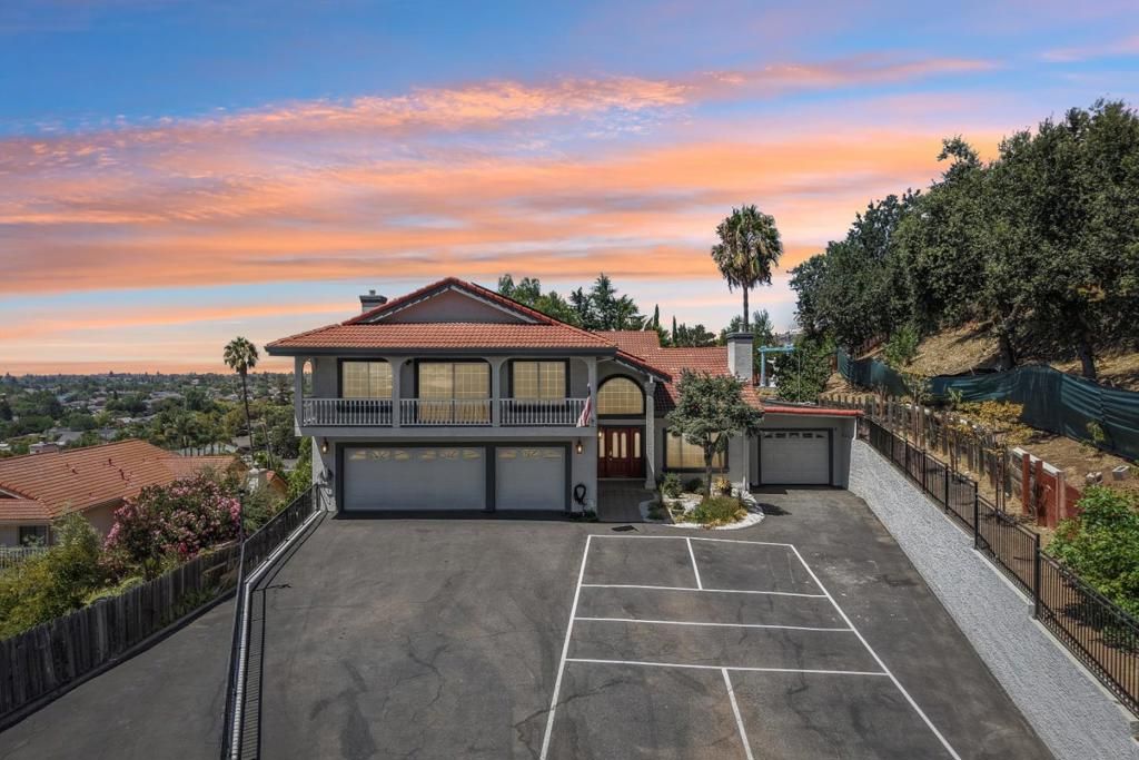 Image 2 of property listing at 3461 Story Road, San Jose, CA 95127