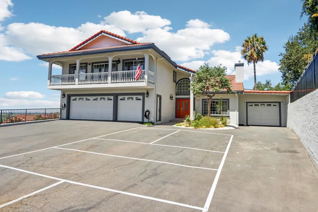 Image 6 of property listing at 3461 Story Road, San Jose, CA 95127