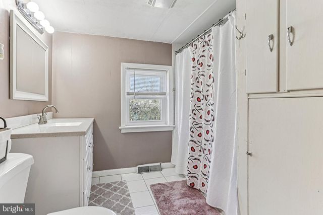 36 BROWNING AVE, Ewing, NJ 08638