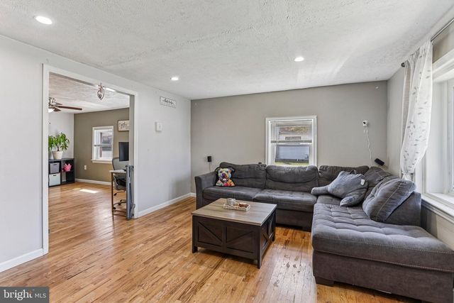 36 BROWNING AVE, Ewing, NJ 08638