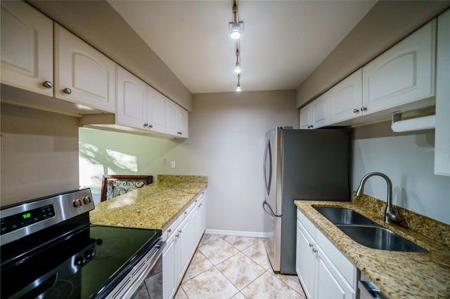 2609 PINE LAKE TERRACE D, Sarasota, FL 34237