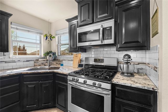 1904 W Brooks Place, Rogers, AR 72758