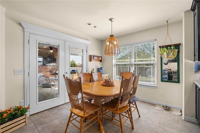 1904 W Brooks Place, Rogers, AR 72758