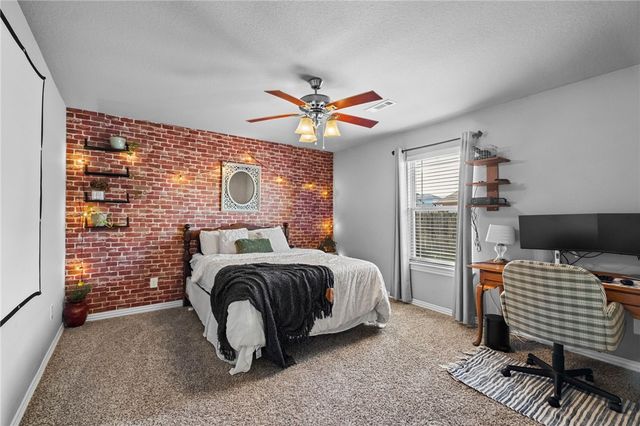 1904 W Brooks Place, Rogers, AR 72758