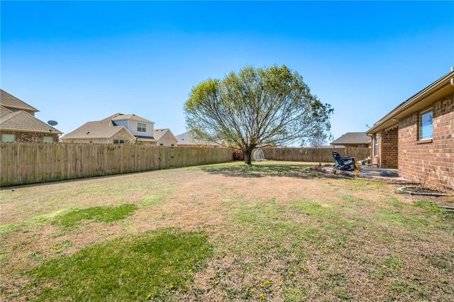 1904 W Brooks Place, Rogers, AR 72758