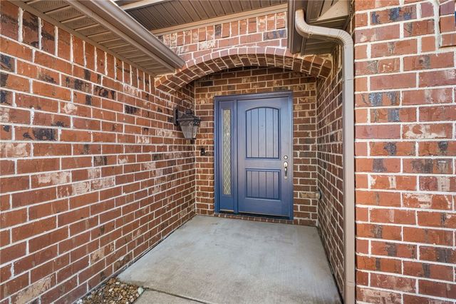 1904 W Brooks Place, Rogers, AR 72758