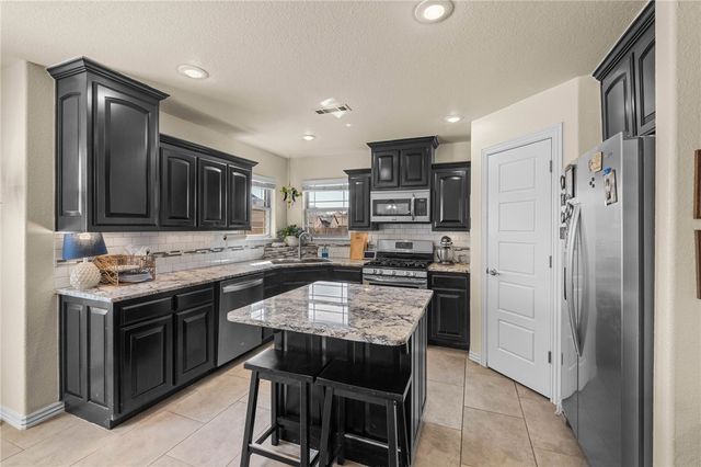 1904 W Brooks Place, Rogers, AR 72758