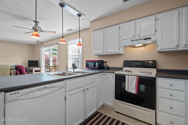 2720 S 17th Street Apt B, Wilmington, NC 28412