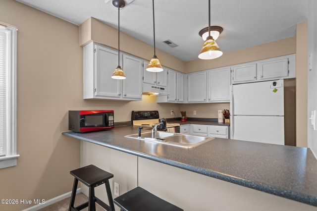 2720 S 17th Street Apt B, Wilmington, NC 28412