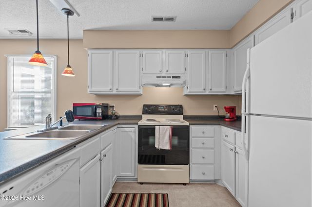 2720 S 17th Street Apt B, Wilmington, NC 28412