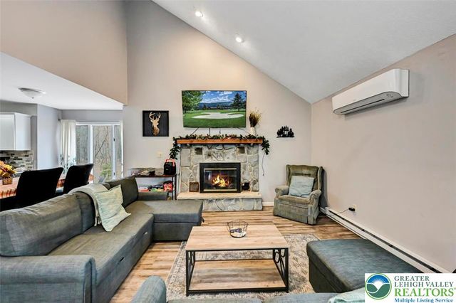 8 Wahoo Court, Penn Forest Twp, PA 18210