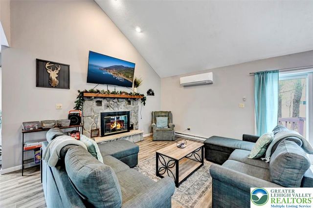 8 Wahoo Court, Penn Forest Twp, PA 18210