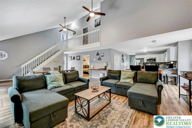 8 Wahoo Court, Penn Forest Twp, PA 18210