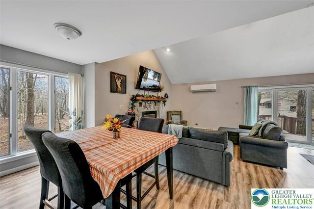 8 Wahoo Court, Penn Forest Twp, PA 18210