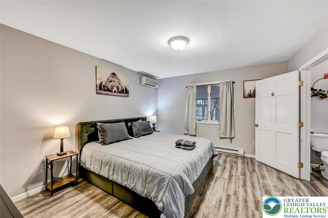 8 Wahoo Court, Penn Forest Twp, PA 18210