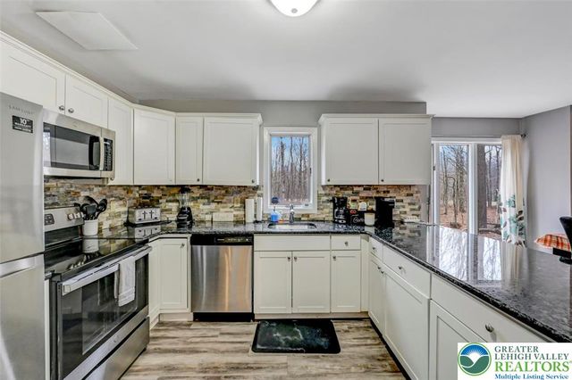 8 Wahoo Court, Penn Forest Twp, PA 18210