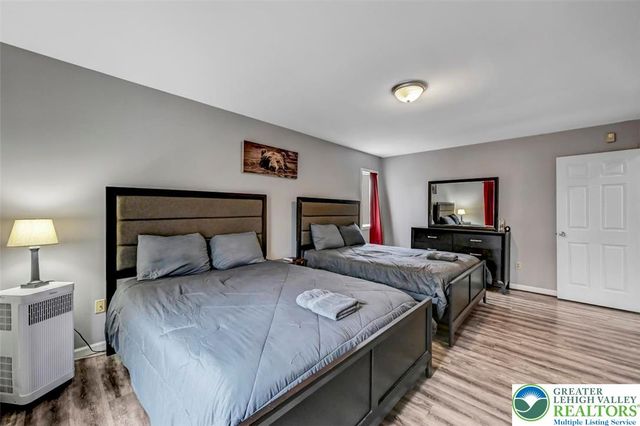 8 Wahoo Court, Penn Forest Twp, PA 18210