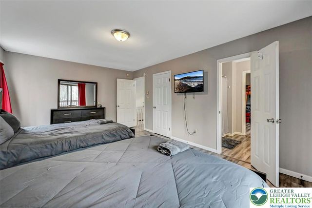 8 Wahoo Court, Penn Forest Twp, PA 18210