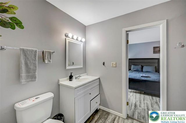 8 Wahoo Court, Penn Forest Twp, PA 18210