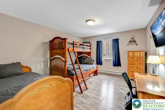 8 Wahoo Court, Penn Forest Twp, PA 18210