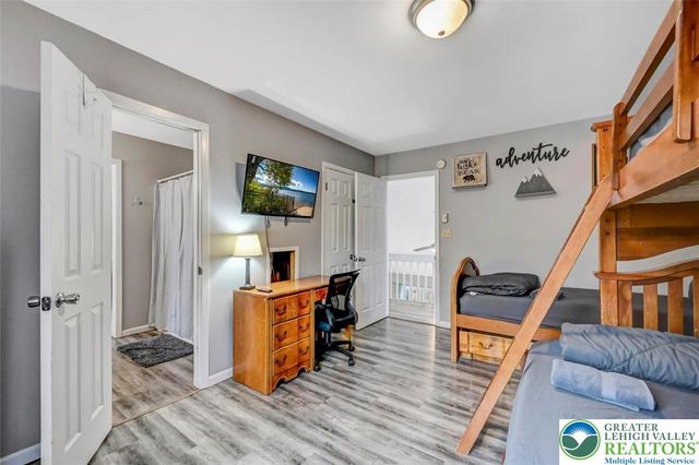 8 Wahoo Court, Penn Forest Twp, PA 18210