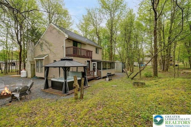 8 Wahoo Court, Penn Forest Twp, PA 18210