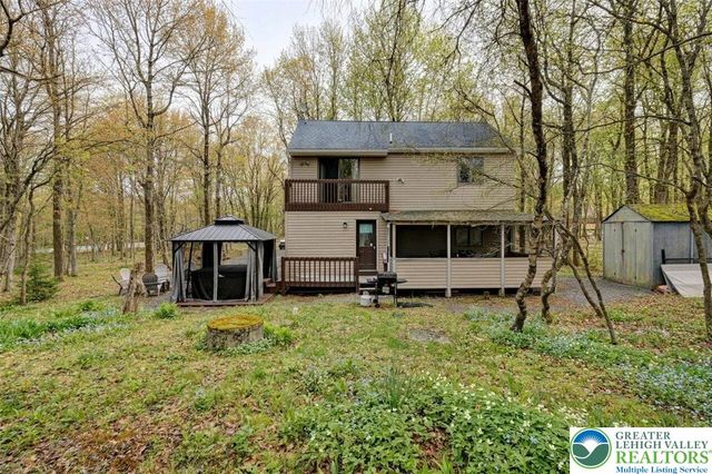 8 Wahoo Court, Penn Forest Twp, PA 18210