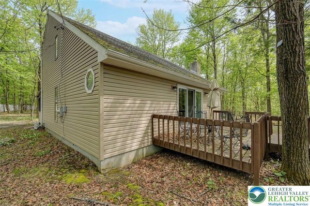 8 Wahoo Court, Penn Forest Twp, PA 18210