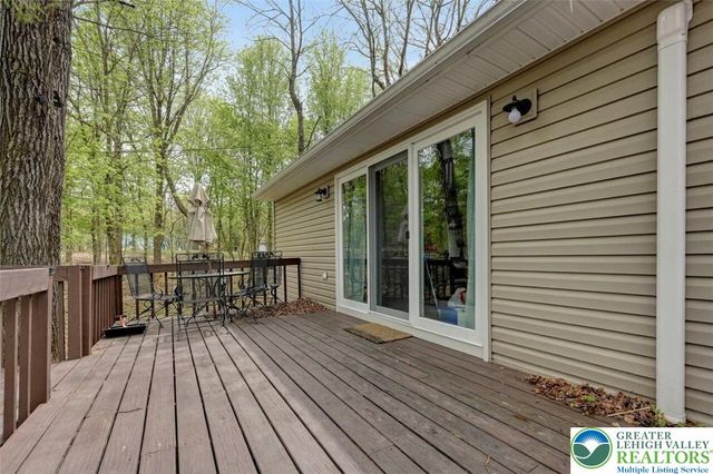 8 Wahoo Court, Penn Forest Twp, PA 18210