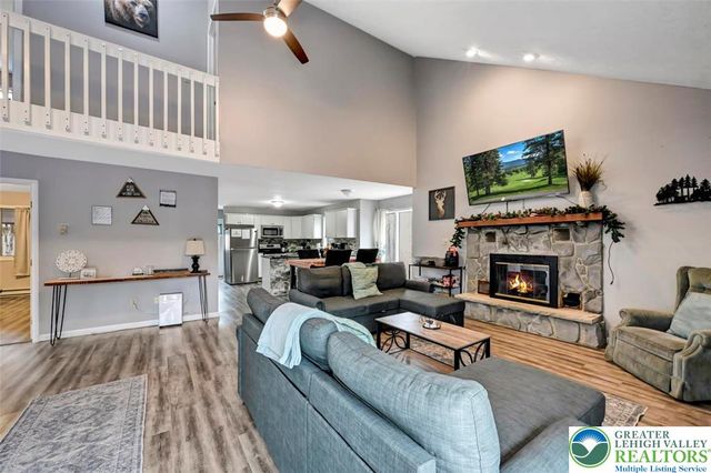 8 Wahoo Court, Penn Forest Twp, PA 18210