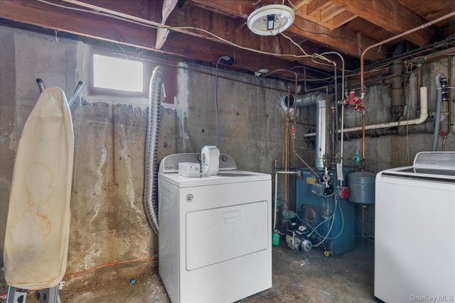 9 W 8th Street, Ronkonkoma, NY 11779