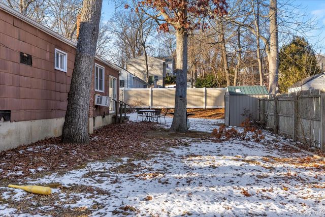 9 W 8th Street, Ronkonkoma, NY 11779