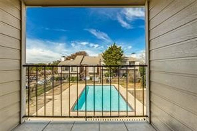 5726 Marvin Loving Drive 221, Garland, TX 75043