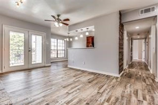 5726 Marvin Loving Drive 221, Garland, TX 75043
