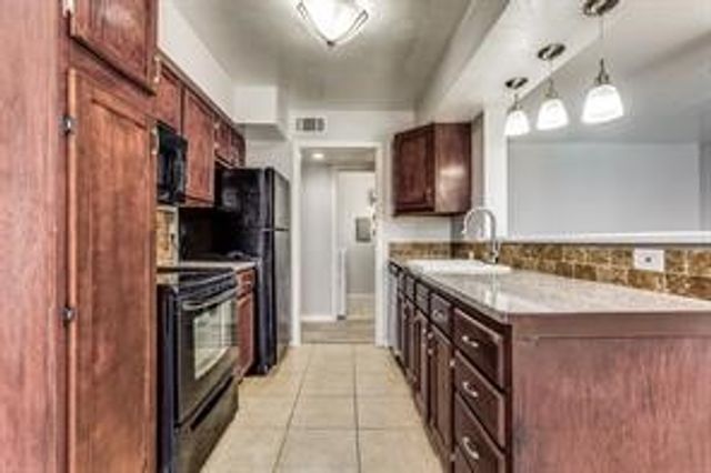 5726 Marvin Loving Drive 221, Garland, TX 75043