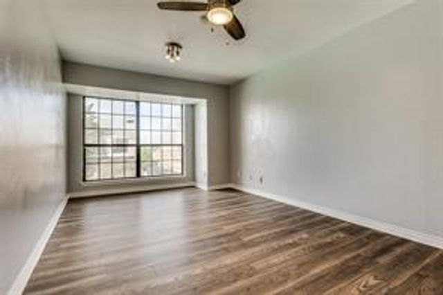 5726 Marvin Loving Drive 221, Garland, TX 75043