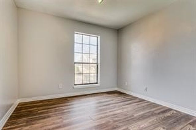 5726 Marvin Loving Drive 221, Garland, TX 75043