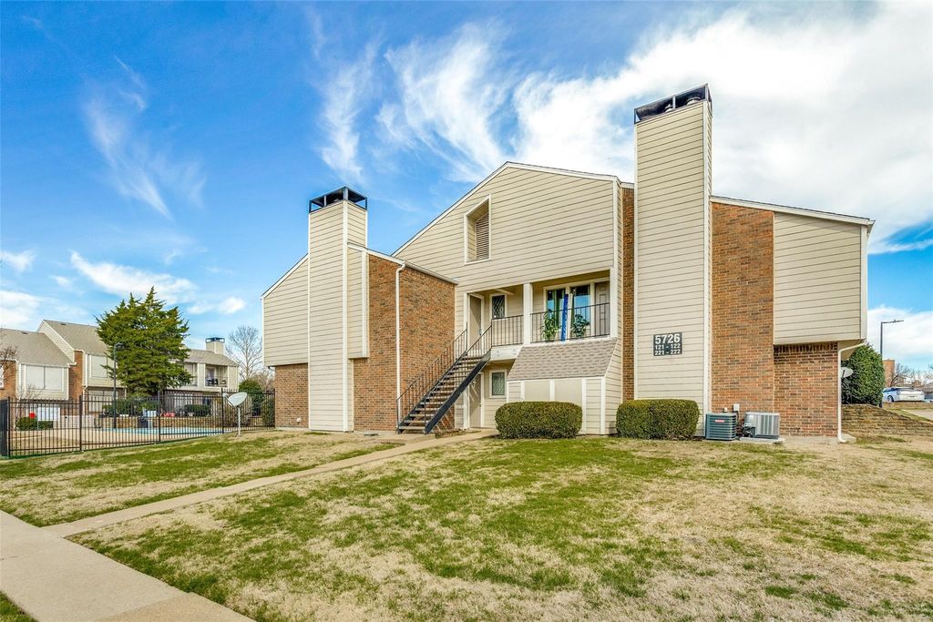 5726 Marvin Loving Drive 221, Garland, TX 75043