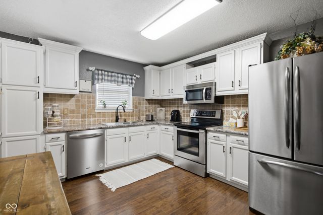 6210 Cradle River Drive, Indianapolis, IN 46221