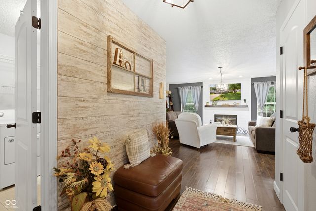 6210 Cradle River Drive, Indianapolis, IN 46221