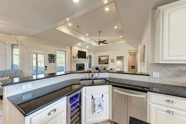 330 Juniper TRL, Kingsland, TX 78639