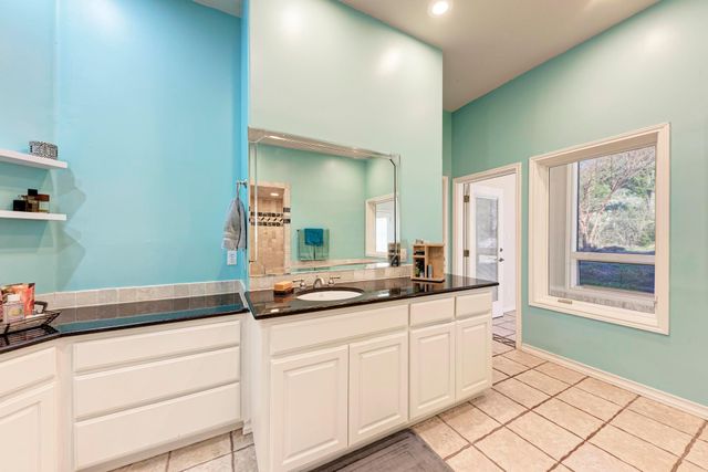 330 Juniper TRL, Kingsland, TX 78639