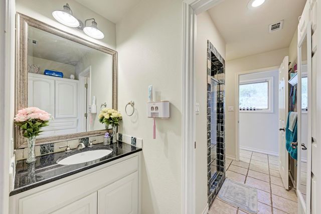 330 Juniper TRL, Kingsland, TX 78639