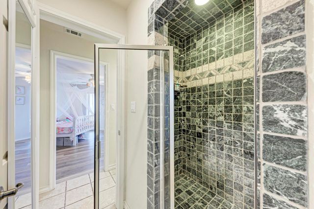 330 Juniper TRL, Kingsland, TX 78639