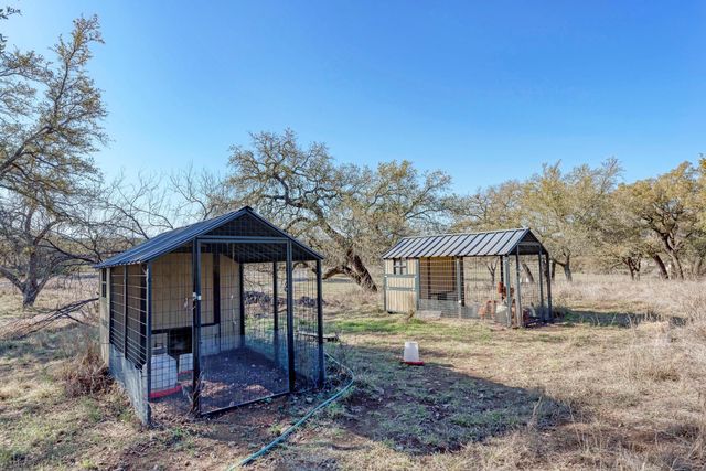 330 Juniper TRL, Kingsland, TX 78639