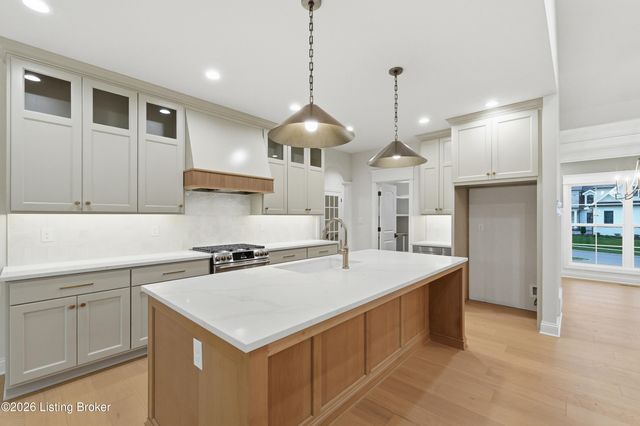 15117 Beckley Springs Dr, Louisville, KY 40245