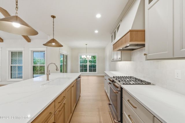 15117 Beckley Springs Dr, Louisville, KY 40245