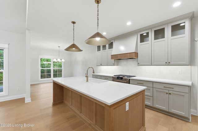 15117 Beckley Springs Dr, Louisville, KY 40245